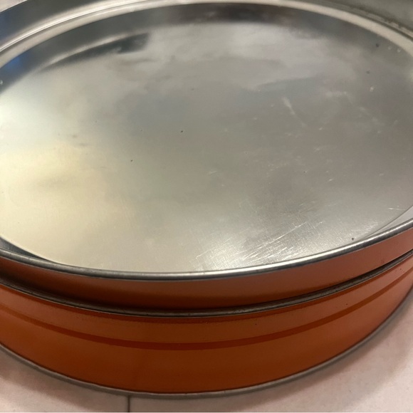 The Home Depot Collectable Christmas Cookie Tin 2012 “Winter Family Fun” - Picture 8 of 9